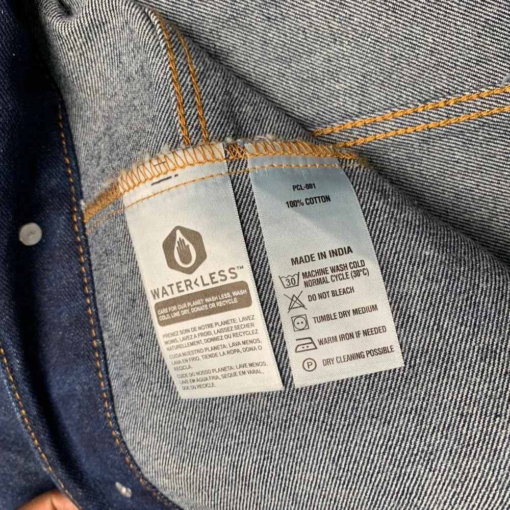 NWT Levi's Type III Trucker Jacket - Rinse/Navy Embroidered XL